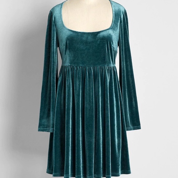 ModCloth Velvet Dress - Picture 4 of 4